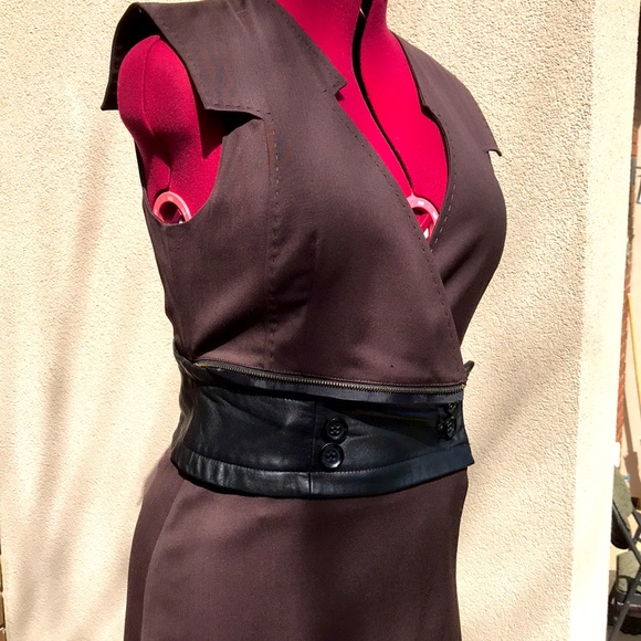 A designer piece. Sleeveless transformer dress. - Picture 4 of 13